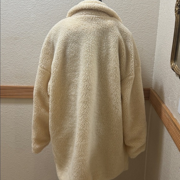 PrettyLittleThing Oversized Cream Teddy Jacket Size 8 - Picture 5 of 6